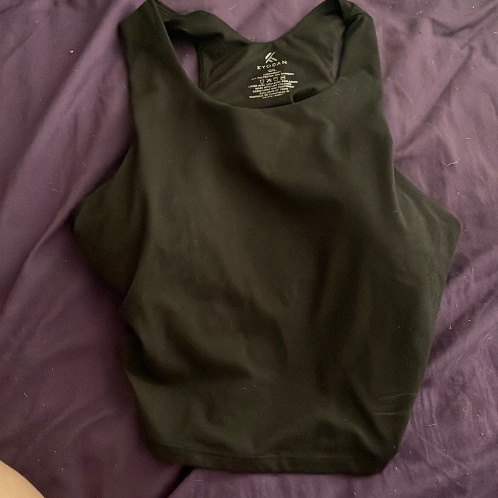 Workout top with built in bra